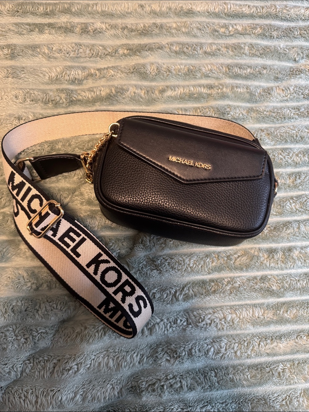 Michael Kors Maisie Small Pebbled Leather 2 in 1 Camera Bag